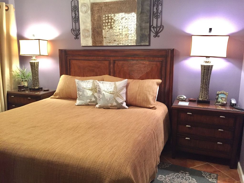Guest Bedroom with comfortable King bed & private Bathroom