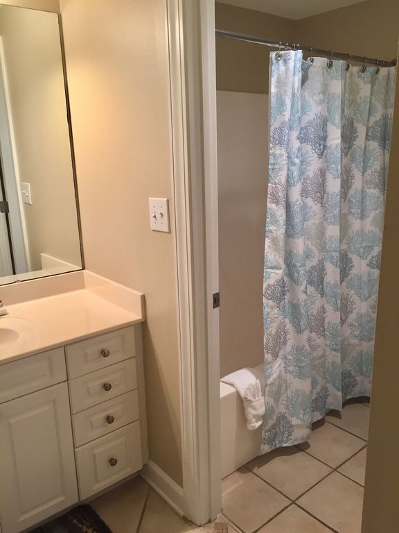 Guest Room Private Bath and walkin closet