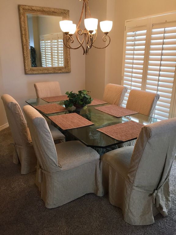 Elegant Dining Room with Seating for 6