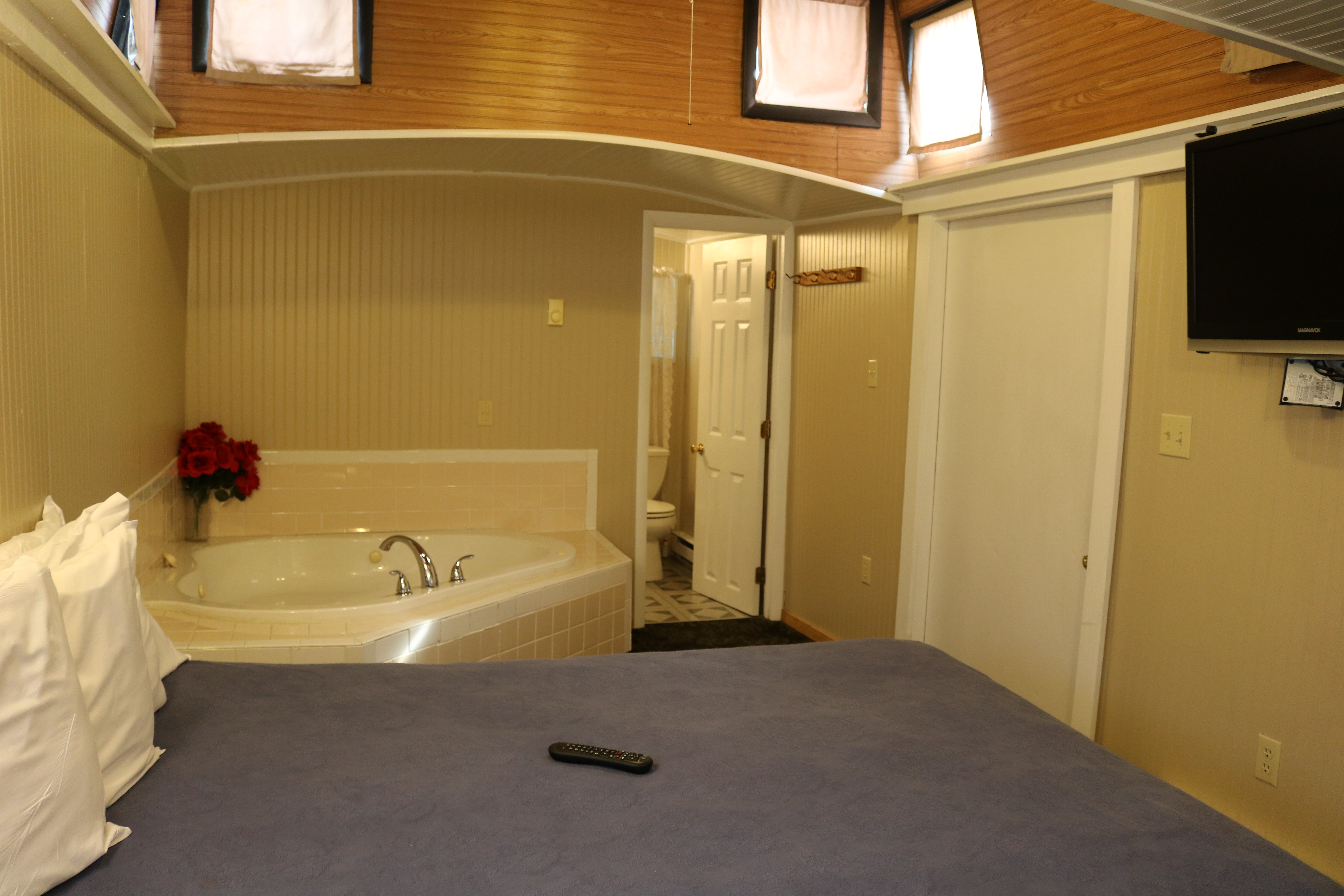 interior view of honeymoon caboose motel room
