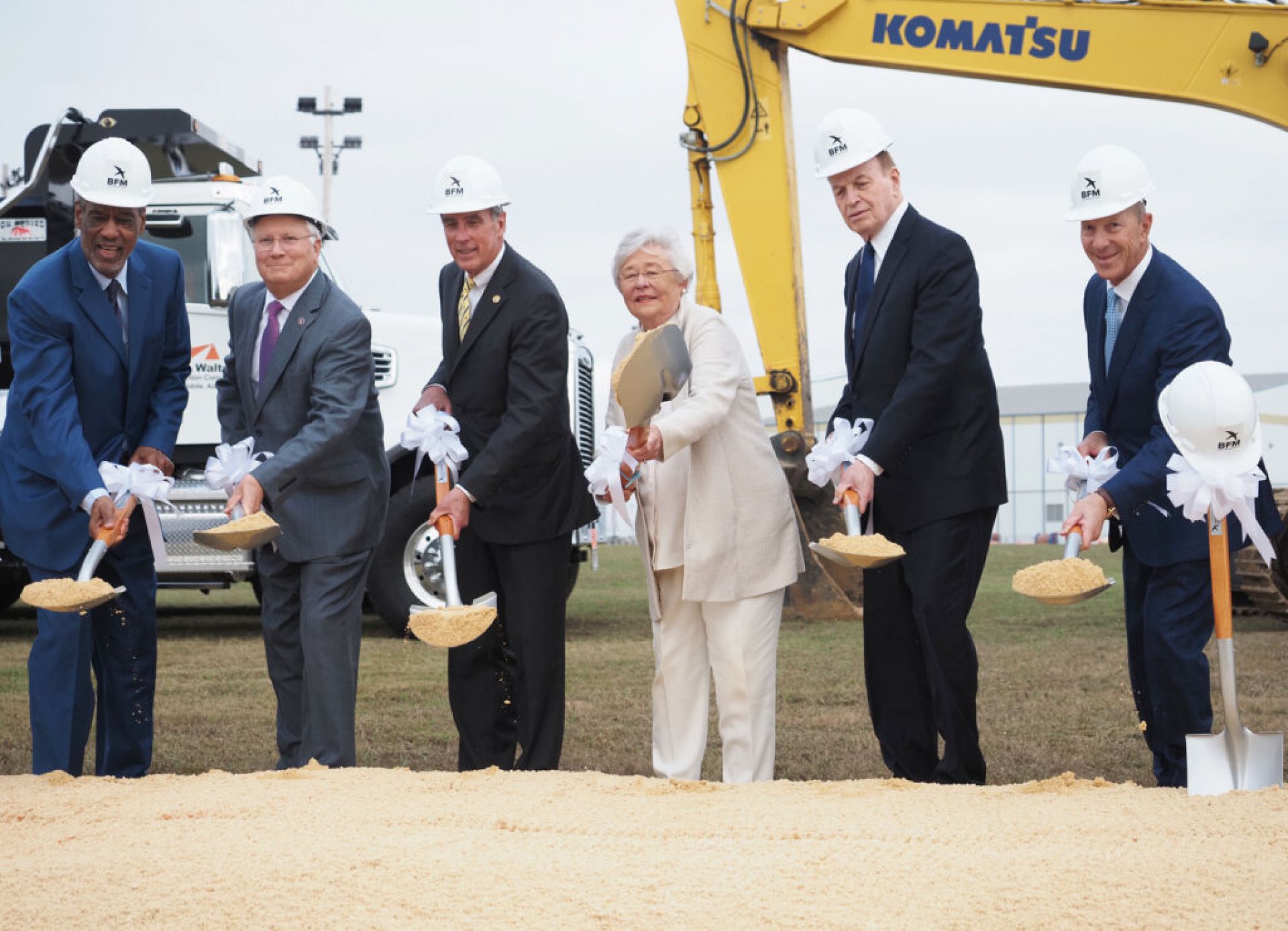 Mobile breaks ground on $330M airport project