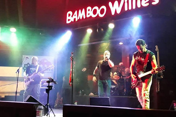 Bamboo Willies is the best live music venue on Pensacola Beach