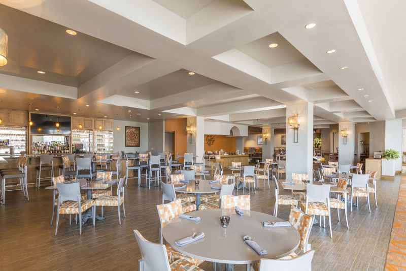 bistro-style large dining room at Perdido Beach's Latitude 30
